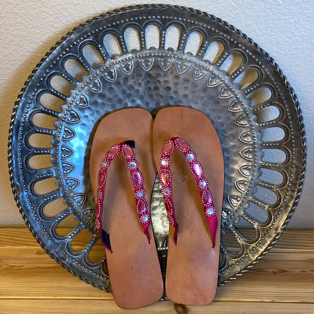 NEW! PINK Beaded Embellished Sequined Flip Flops Sandals Sz 6 MYSTIQUE BOUTIQUE